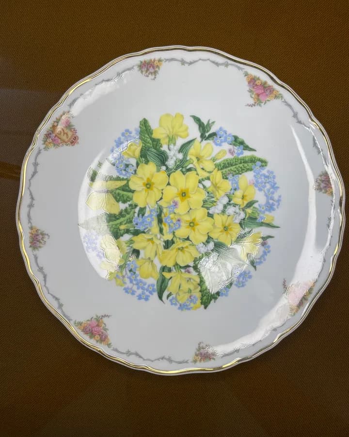 دیوارکوب رویال آلبرت Primroses؛ گل‌های پامچال