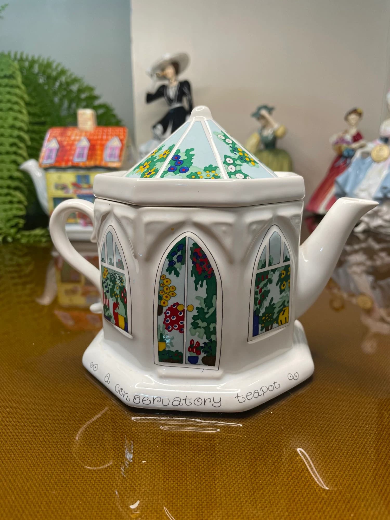 قوری وید Wade طرح گلخانه؛ A Conservatory