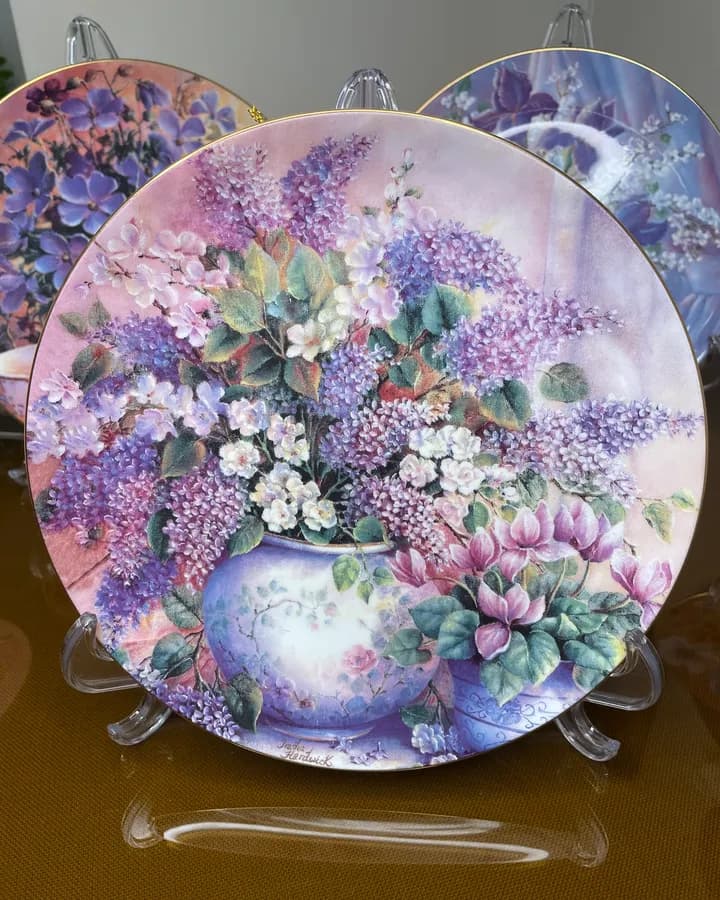 دیوارکوب وجوود یاس بنفش Lilac Rhapsody طلاکوب