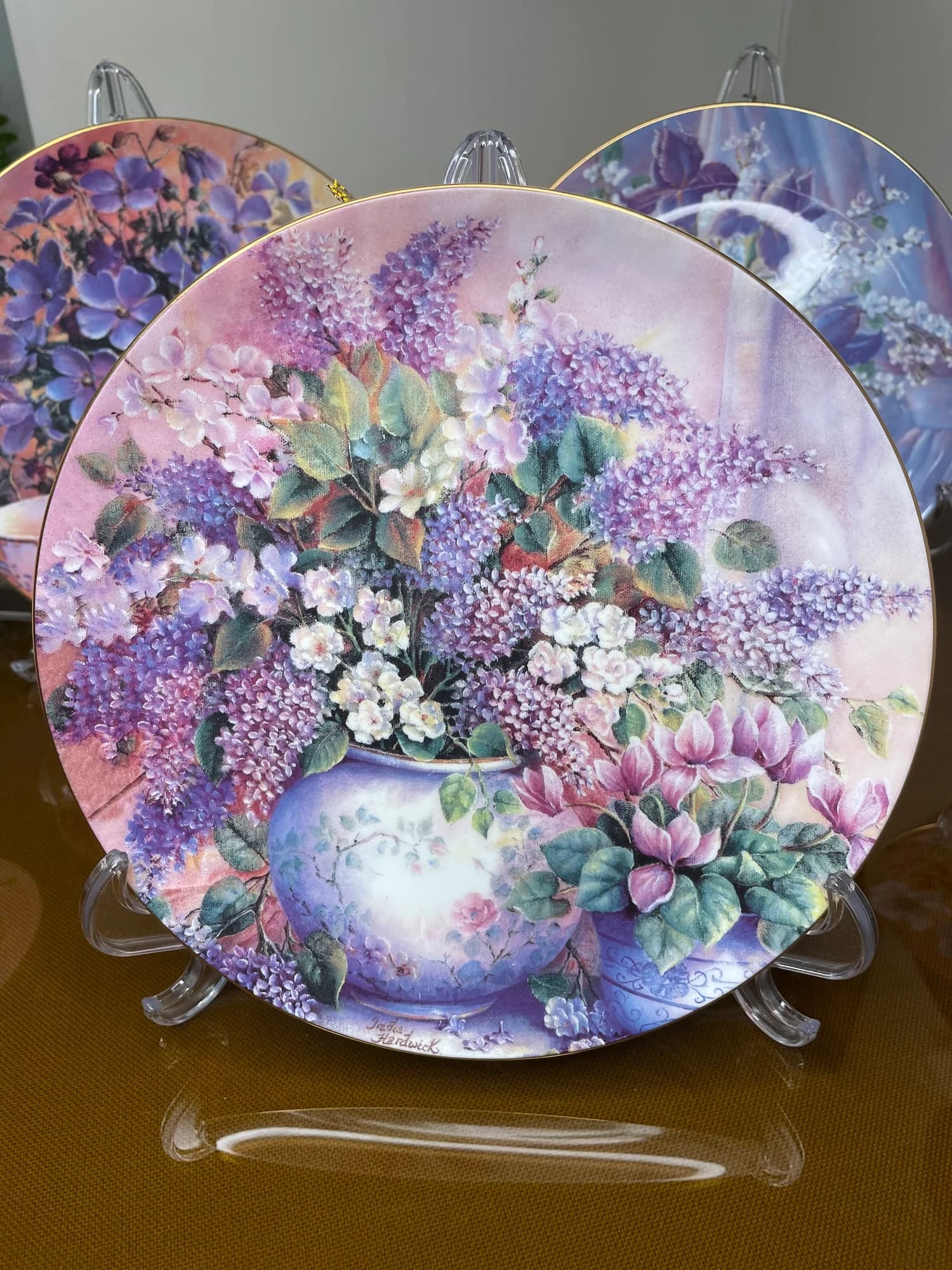 دیوارکوب وجوود یاس بنفش Lilac Rhapsody طلاکوب