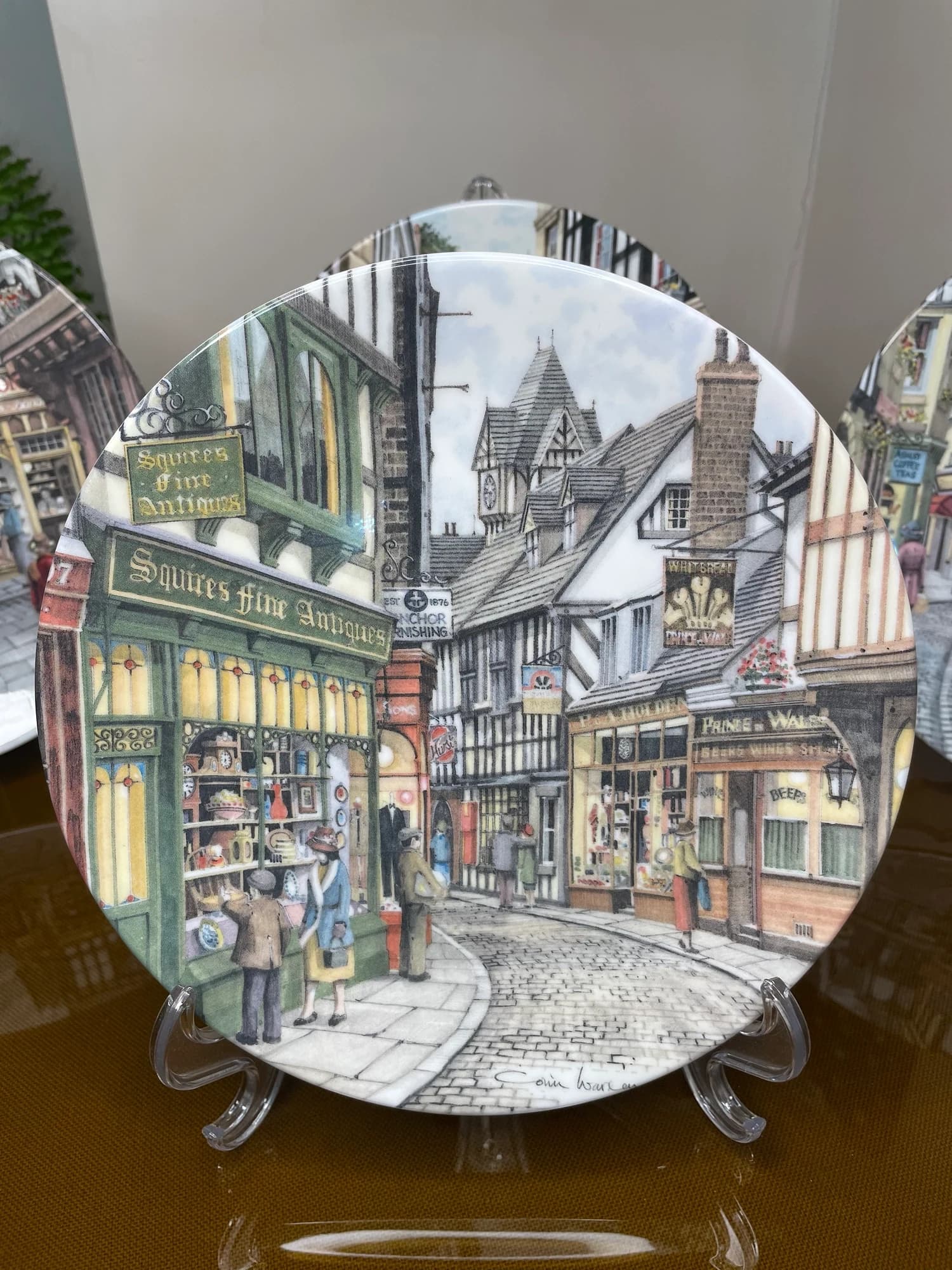 دیوارکوب رویال دالتون عتیقه‌فروشی The Antique Shop