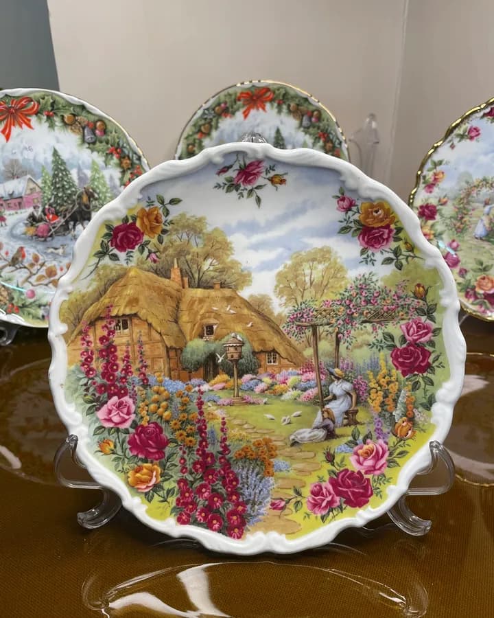 دیوارکوب رویال آلبرت باغ آرام Tranquil Garden
