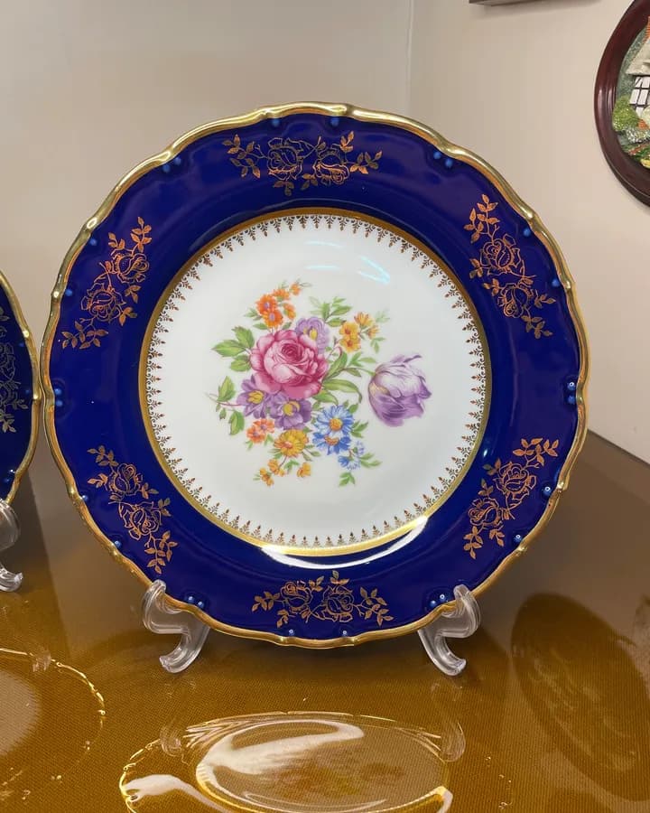 دیوارکوب کبالت کارلسباد؛ رز و غنچه بنفش طلاکوب