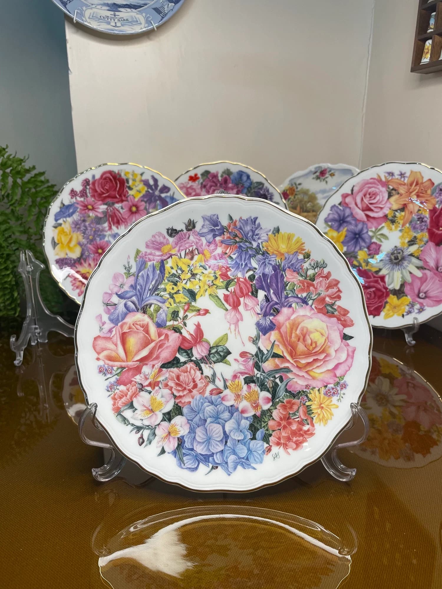 دیوارکوب رویال آلبرت دسته‌گل دِربی Derby Bouquet