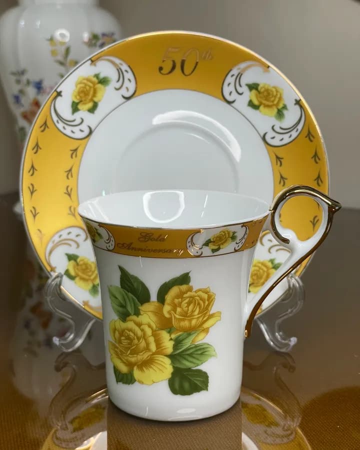فنجان و نعلبکی لئوناردو سالگرد طلایی؛ رز زرد