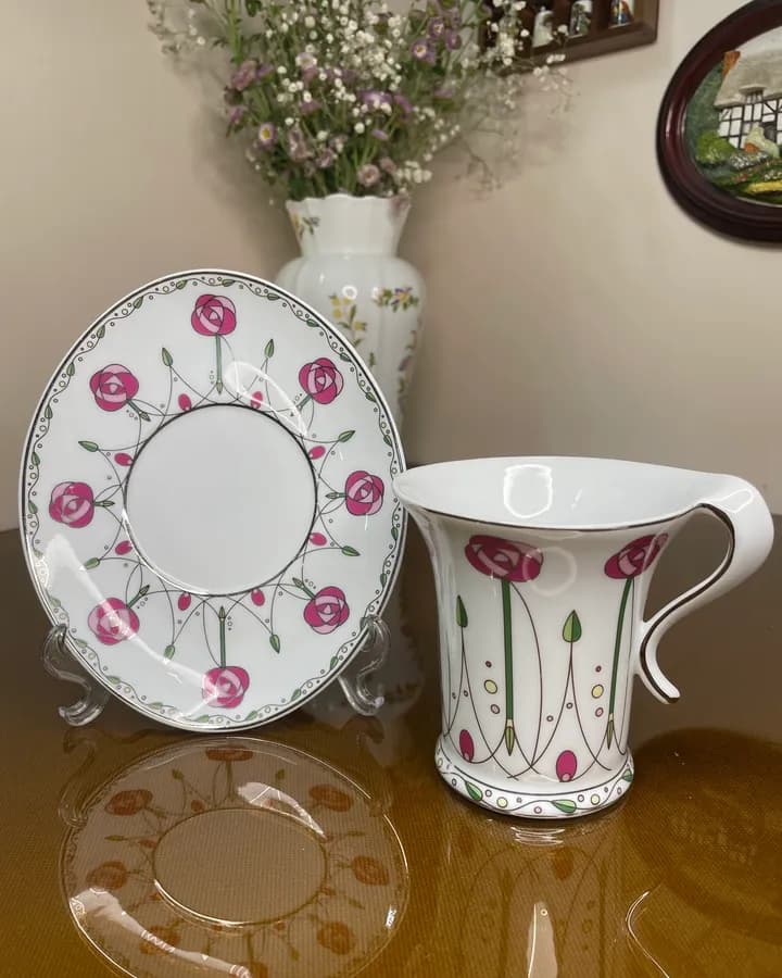 فنجان و نعلبکی لئوناردو رز هندسی صورتی