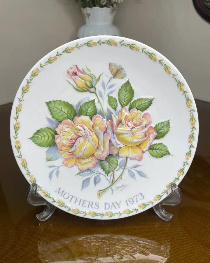 دیوارکوب کراون استافوردشر Peace Rose؛ روز مادر ۱۹۷۳، نسخه‌محدود